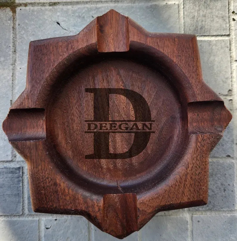 Gepersonaliseerde asbak met naam en monogram