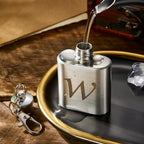 Mini Heupfles Sleutelhanger – Gepersonaliseerd Cadeau voor Hem