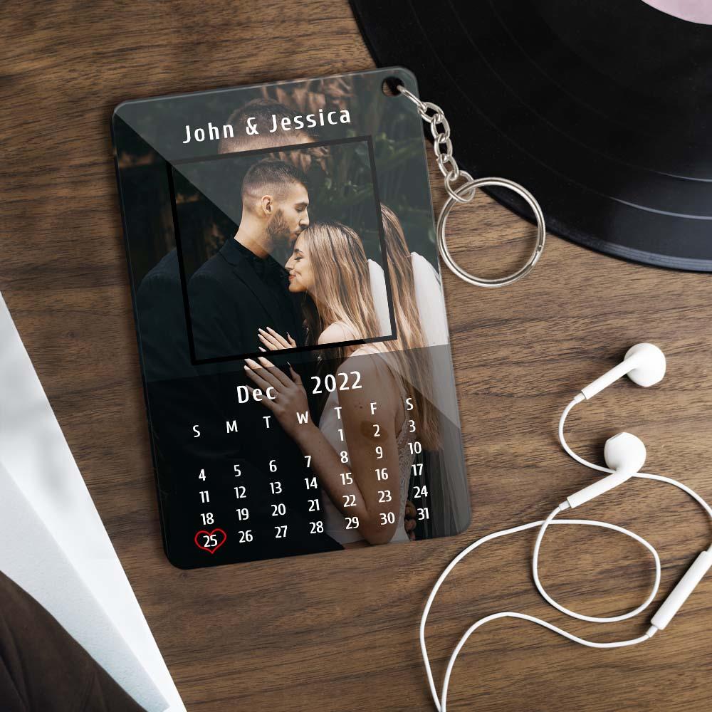 Gepersonaliseerde Kalender Sleutelhanger voor Koppels – Acryl Sleutelhanger met Foto en Tekst