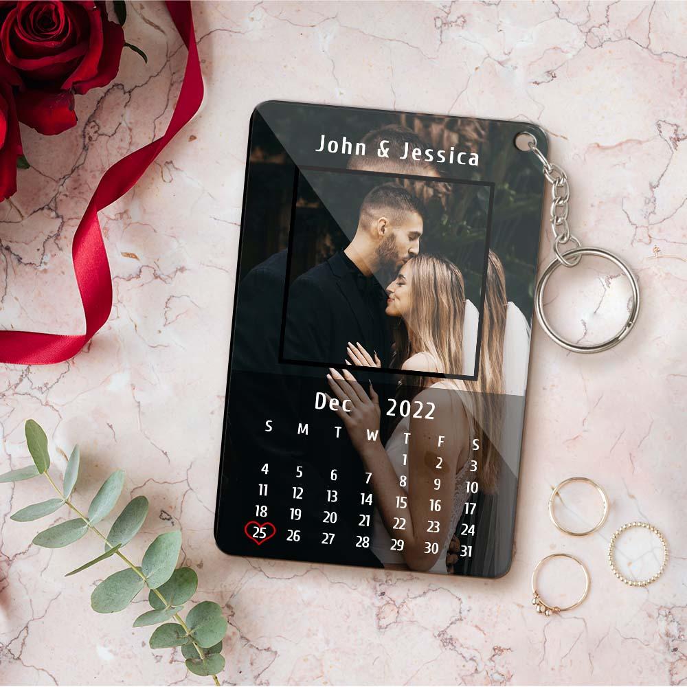 Gepersonaliseerde Kalender Sleutelhanger voor Koppels – Acryl Sleutelhanger met Foto en Tekst