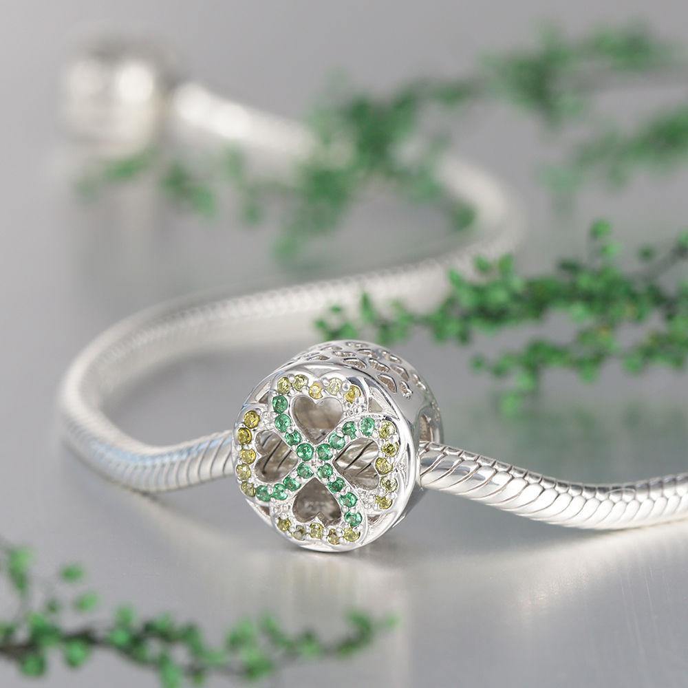 Groene Klavervier Gepersonaliseerde Foto Bedel – Gelukssymbool & Uniek Cadeau